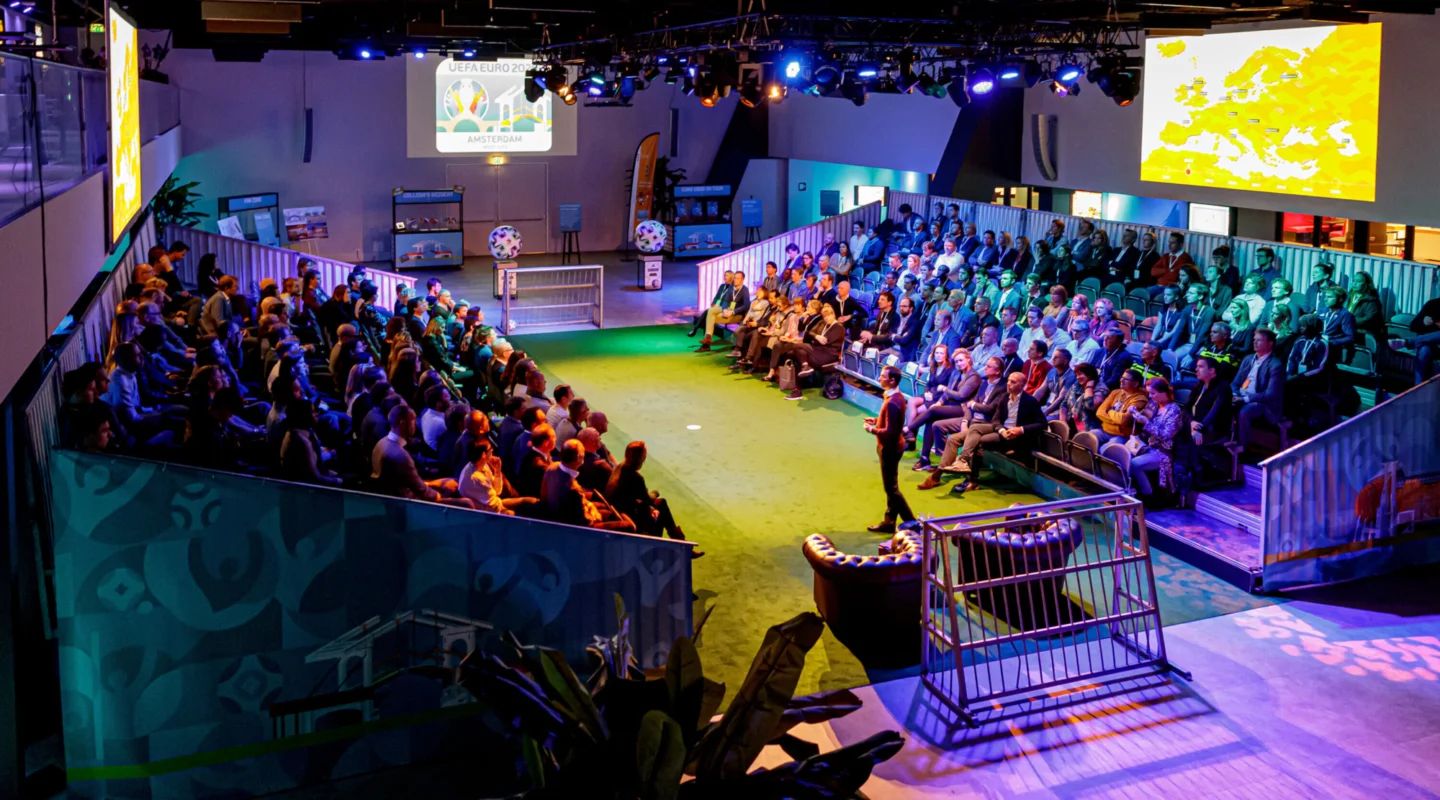 Foto: Visita&ccedil;&atilde;o / Amsterd&atilde; Arena