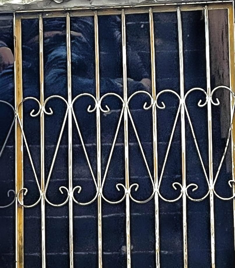 V&iacute;tima tentou correr para casa, mas morreu na escada - Foto: Jander Robson/ Portal do Holanda