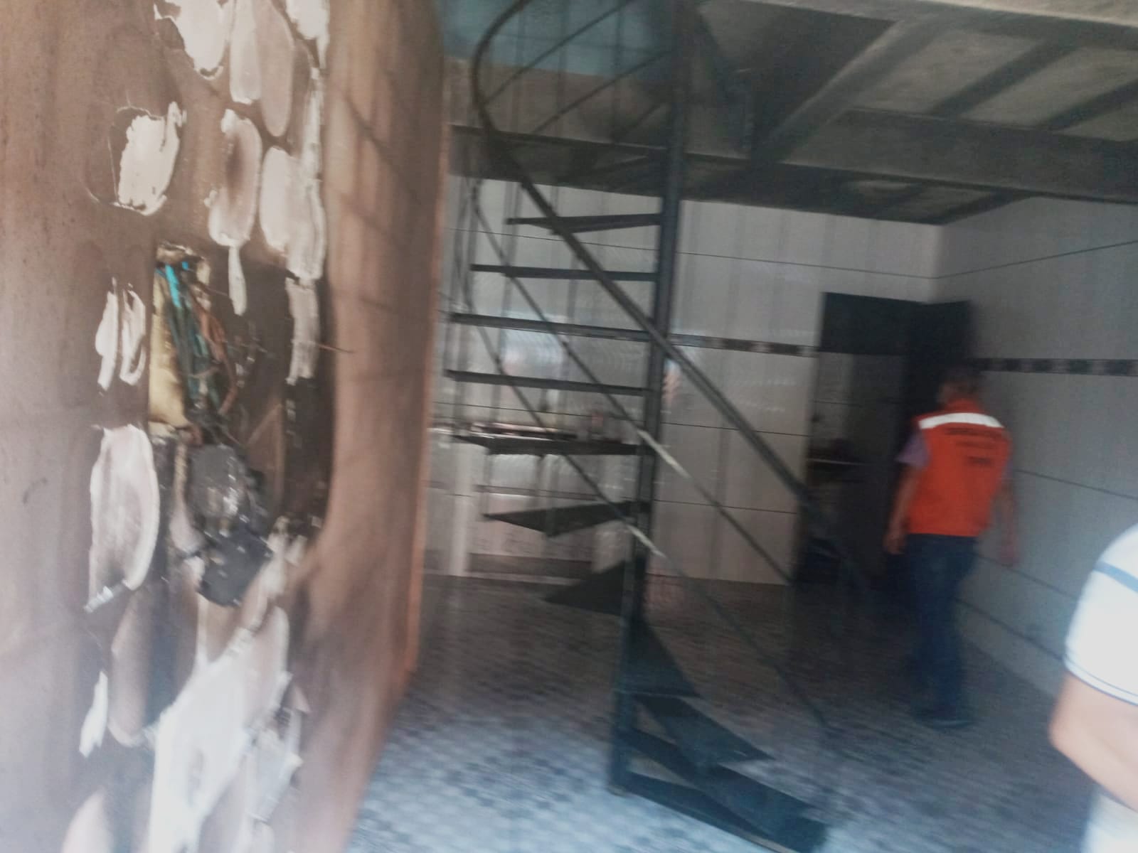 Curto circuito provocou inc&ecirc;ndio - Foto: Divulga&ccedil;&atilde;o/Defesa Civil