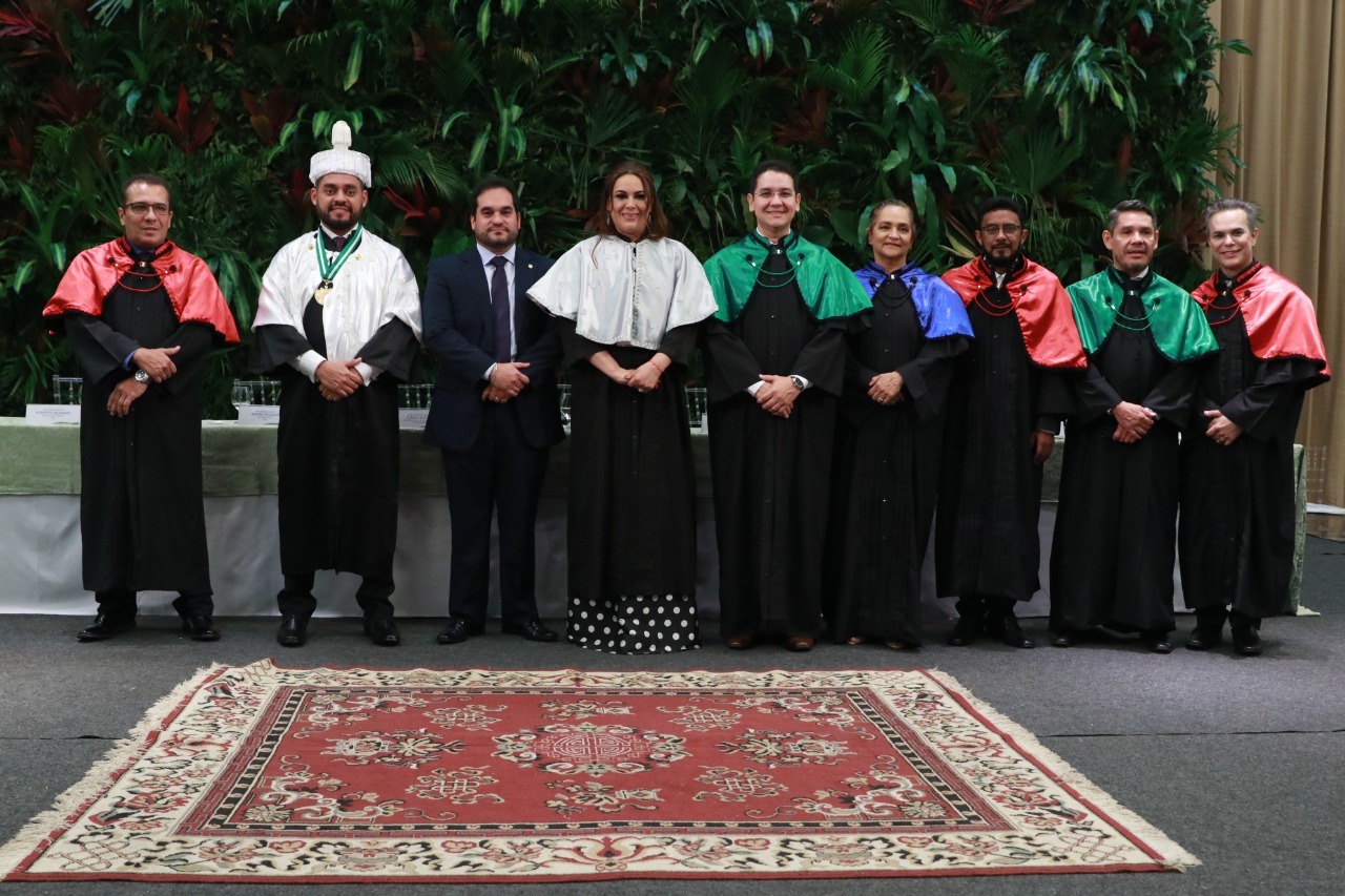 Posse dos novos dirigentes da UEA Foto Divulga&ccedil;&atilde;o