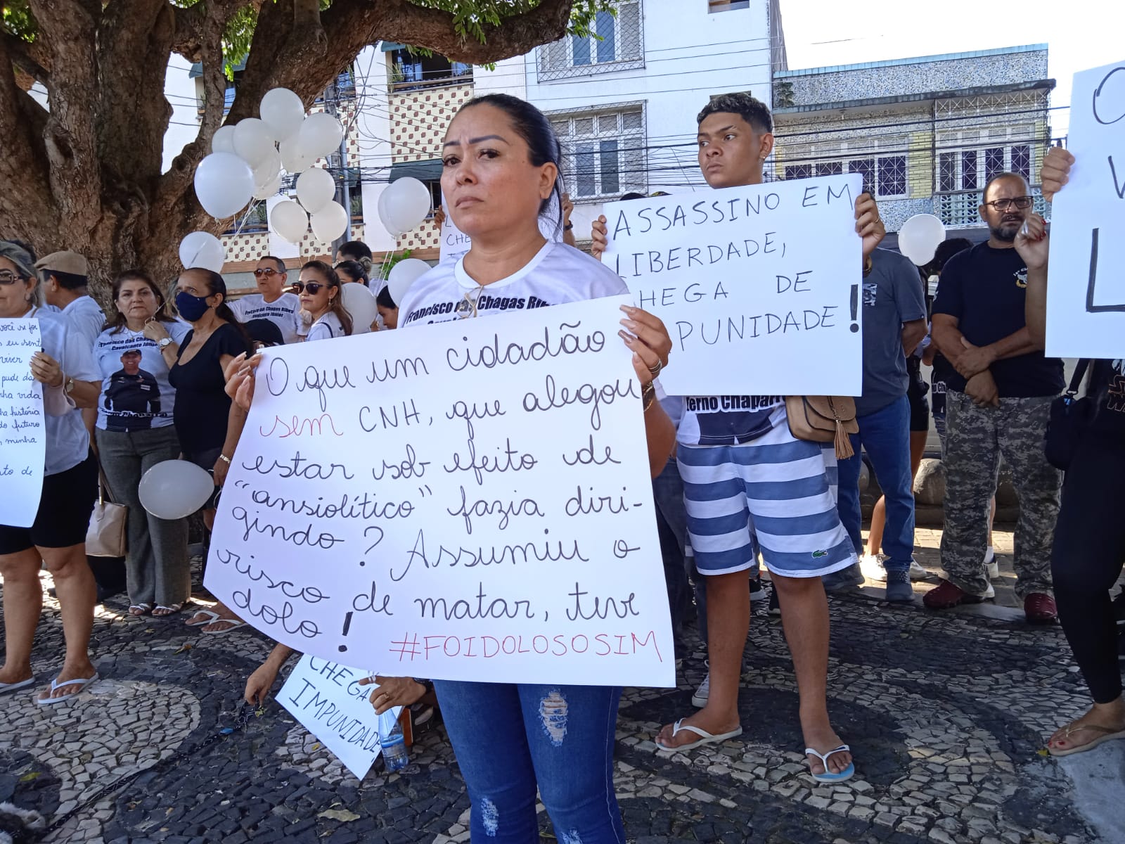 Ellem Assam / esposa da v&iacute;tima / Foto: Caio Guarlotte / Portal do Holanda