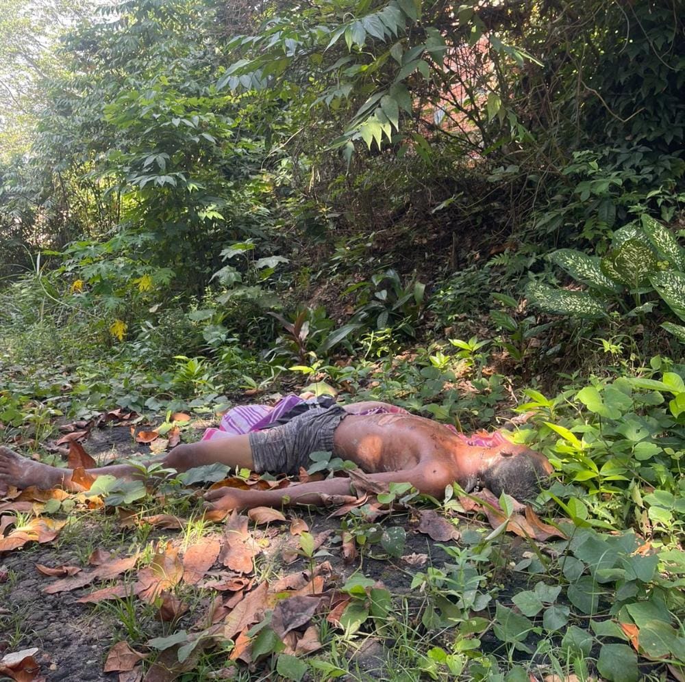 Corpo de homem foi encontrado em ramal por moradores - Foto: Jander Robson/Portal do Holanda