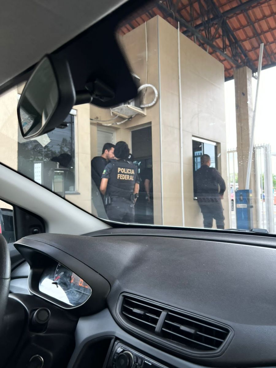 Pol&iacute;cia est&aacute; dentro do condom&iacute;nio - Foto: Divulga&ccedil;&atilde;o