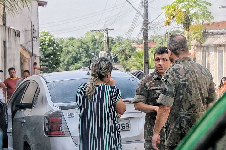 Familiares da v&iacute;tima - Foto: Jander Robson/Portal do Holanda