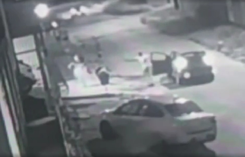 Crime foi gravado por uma c&acirc;mera de vigil&acirc;ncia. - Foto: Repordu&ccedil;&atilde;o