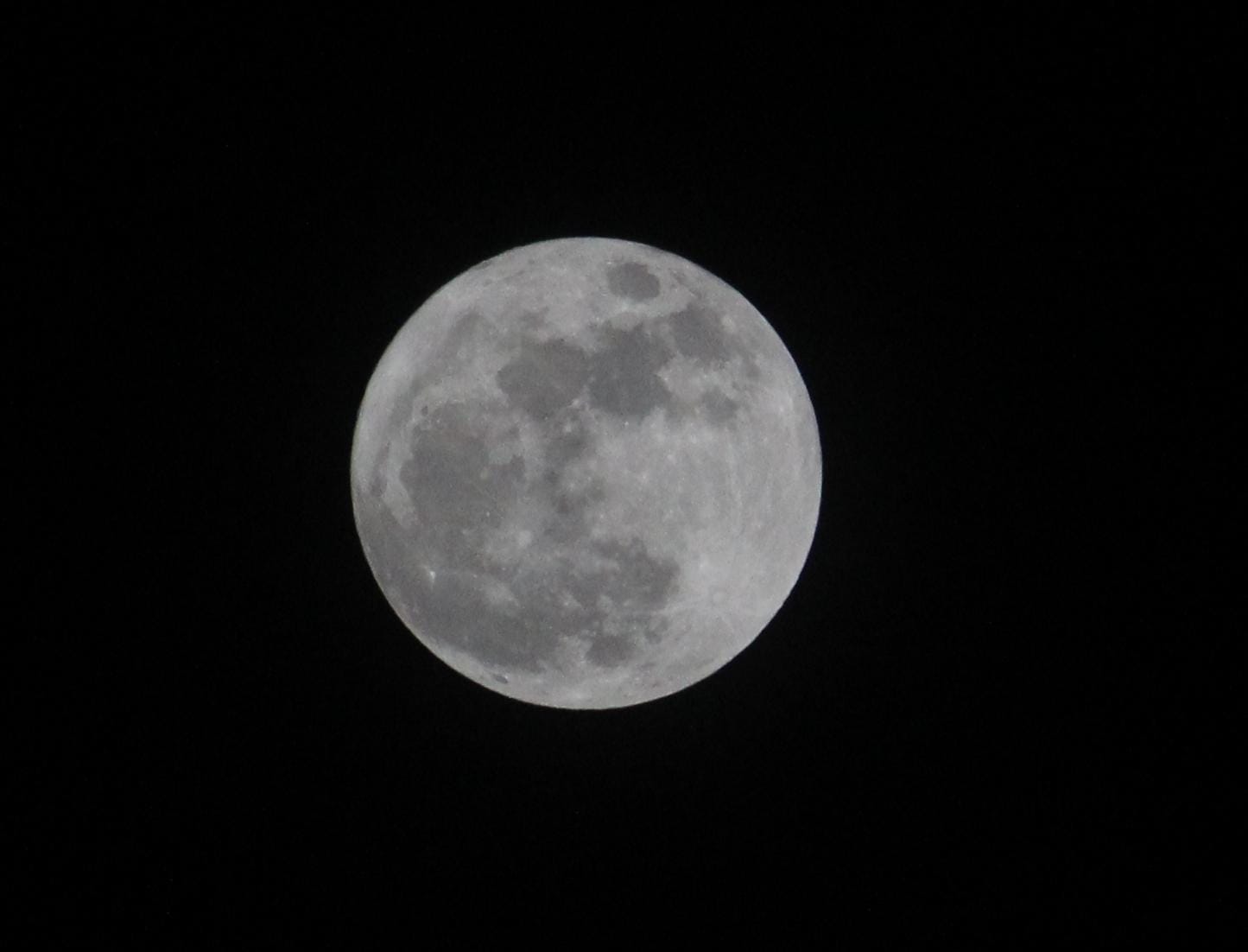 Lua observada na zona leste de Manaus / Foto: Yasmin Feitosa / Portal do Holanda (Reprodu&ccedil;&atilde;o proibida)