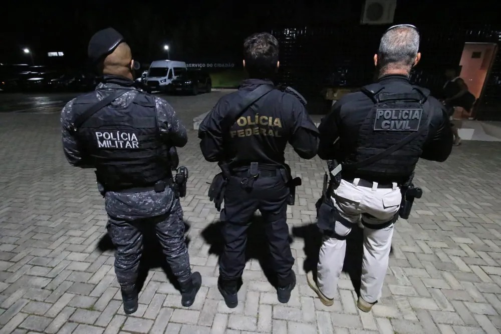 Tr&ecirc;s policiais ficam feridos e dois suspeitos morrem ap&oacute;s confronto no bairro de Val&eacute;ria, em Salvador &mdash; Foto: Divulga&ccedil;&atilde;o/SSP-BA