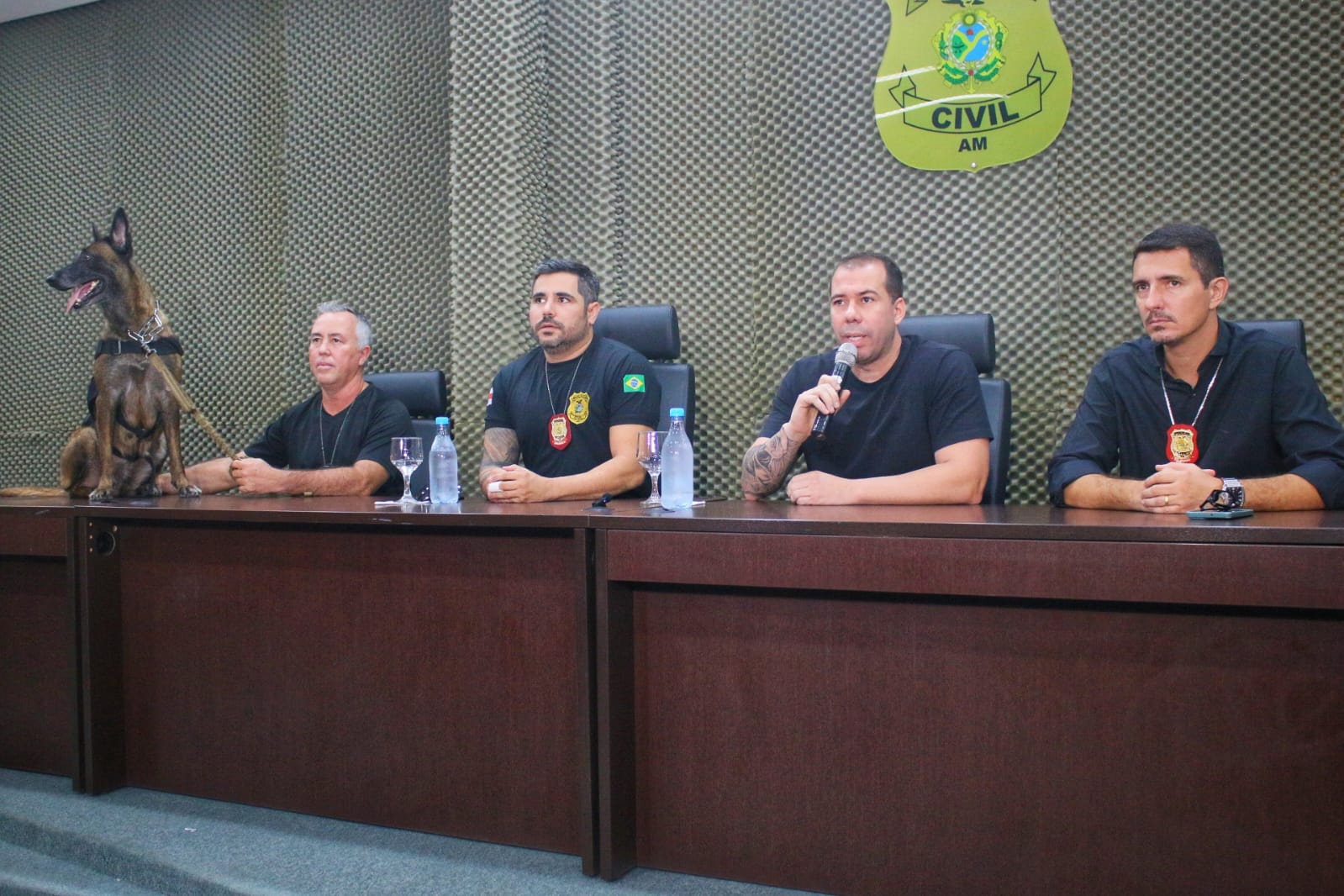 Coletiva de imprensa sobre o caso. - Foto: Jander Robson / Portal do Holanda