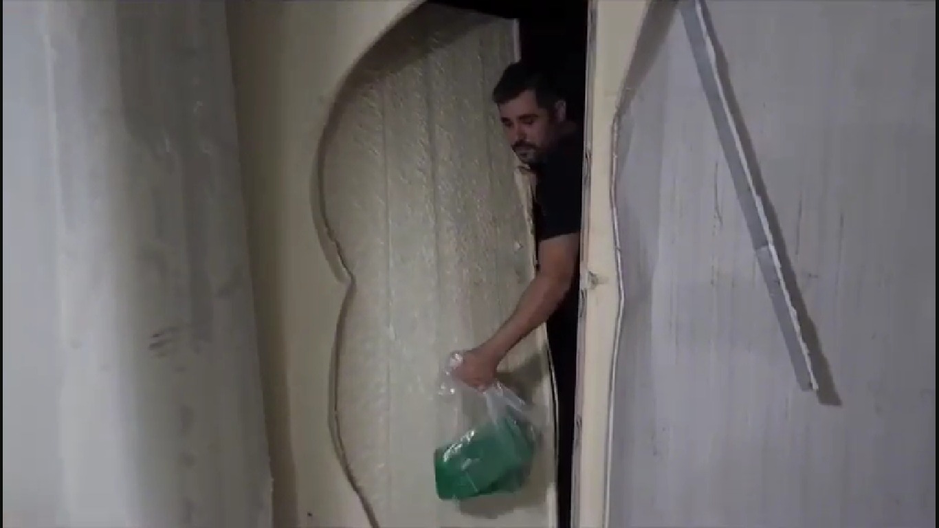 Drogas estavam escondidas atr&aacute;s de uma parede falsa. - Foto: Reprodu&ccedil;&atilde;o Pol&iacute;cia Civil do Amazonas