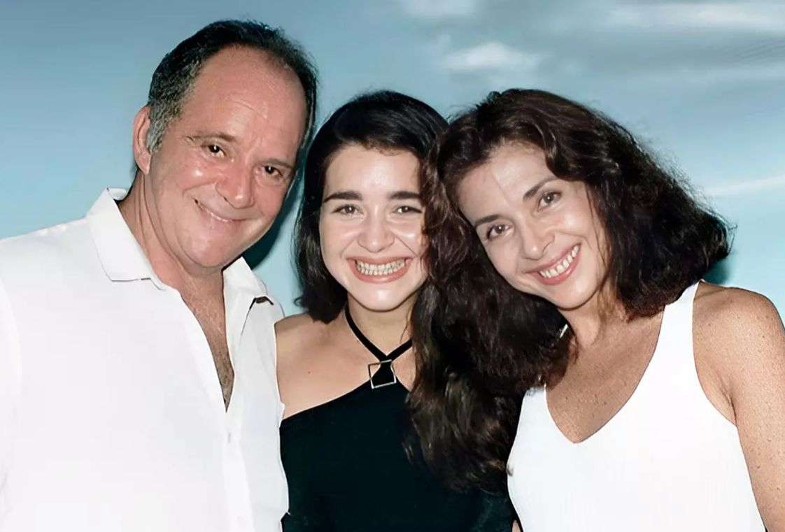 Alexandra com os pais Claudio e Betty - Foto: Reprodu&ccedil;&atilde;o