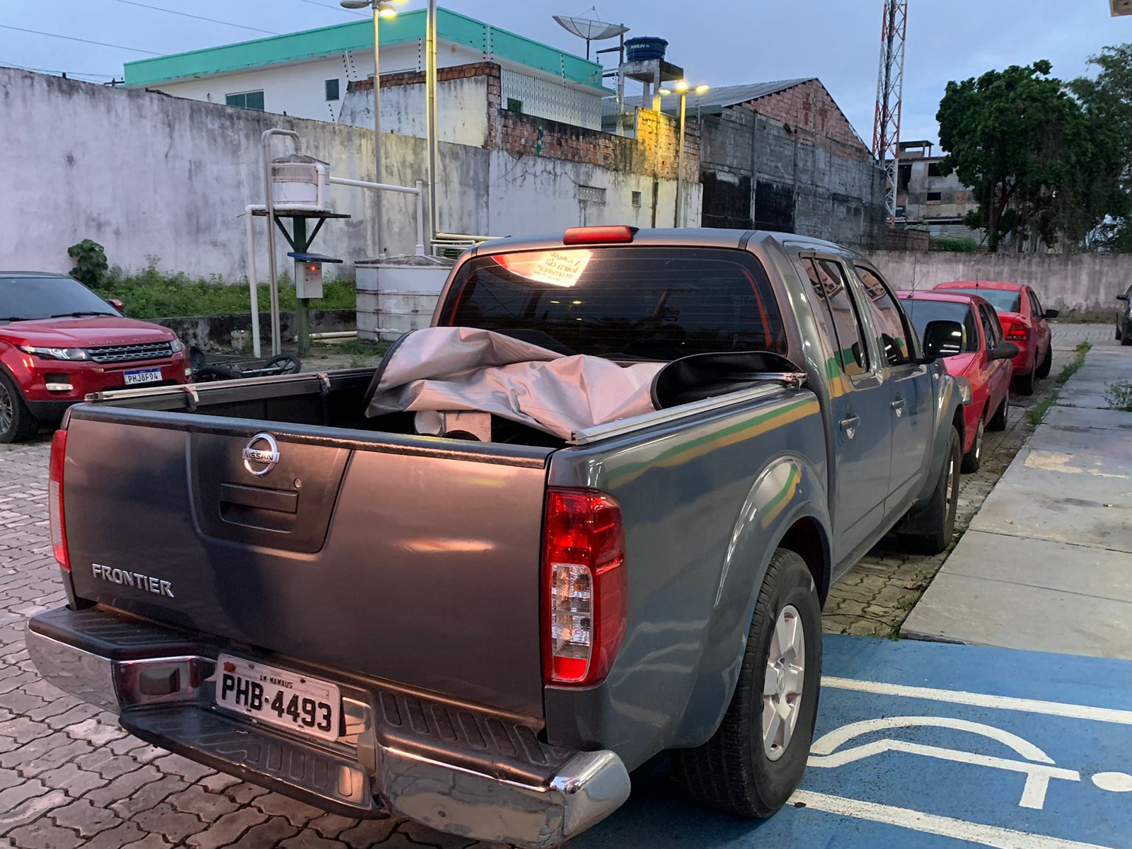 Motorista transportava droga em picape / Foto: Caio Guarlotte / Portal do Holanda