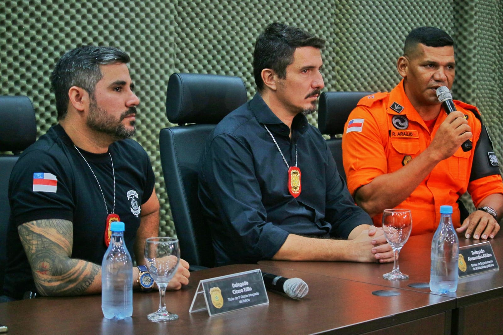 Coletiva de imprensa sobre o caso. - Foto: Jander Robson / Portal do Holanda