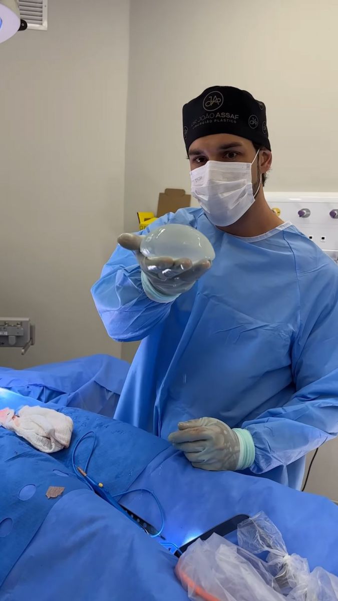Cirurgi&atilde;o pl&aacute;stico Jo&atilde;o Assaf - Imagem: Reprodu&ccedil;&atilde;o/Instagram