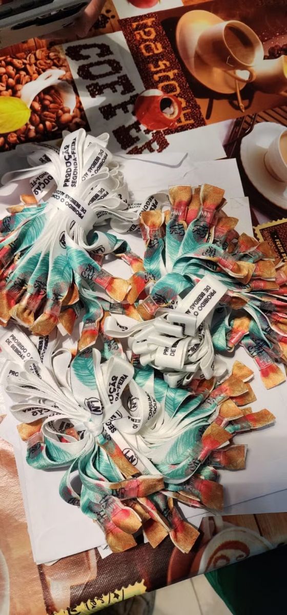 Pulseiras achadas com L&iacute;via Moura &mdash; Foto: Reprodu&ccedil;&atilde;o