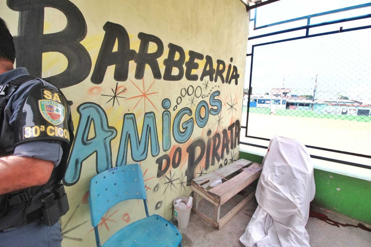 V&iacute;tima era dono da Barbearia Amigos do Pirata - Foto: Jander Robson / Portal do Holanda
