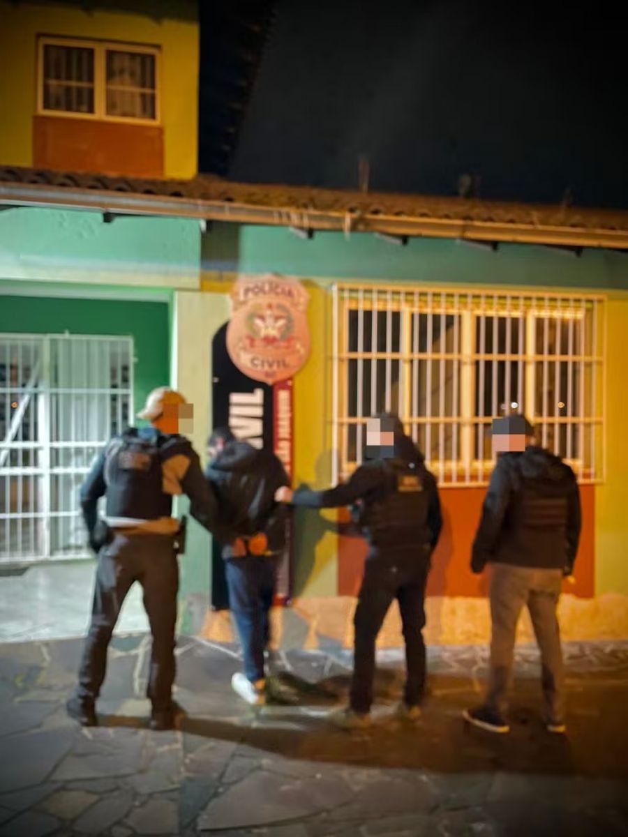 Agentes prenderam &uacute;ltimo suspeito investigado por matar rival e esconder em t&uacute;mulo em SC. &mdash; Foto: Divulga&ccedil;&atilde;o Pol&iacute;cia Civil SC