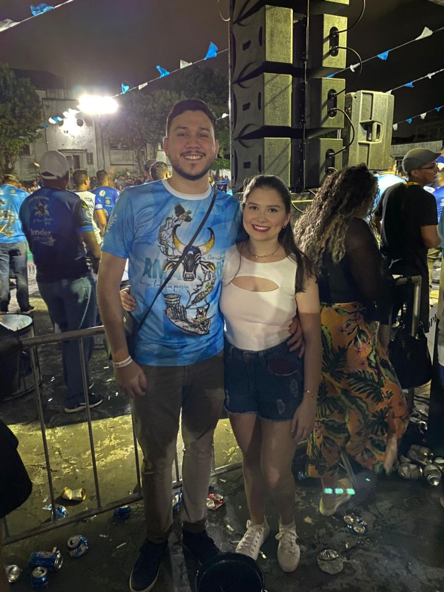 Casal de noivos Thiago Lucas Figueiredo e Tha&iacute;s Hayek. - Foto: Arquivo Pessoal