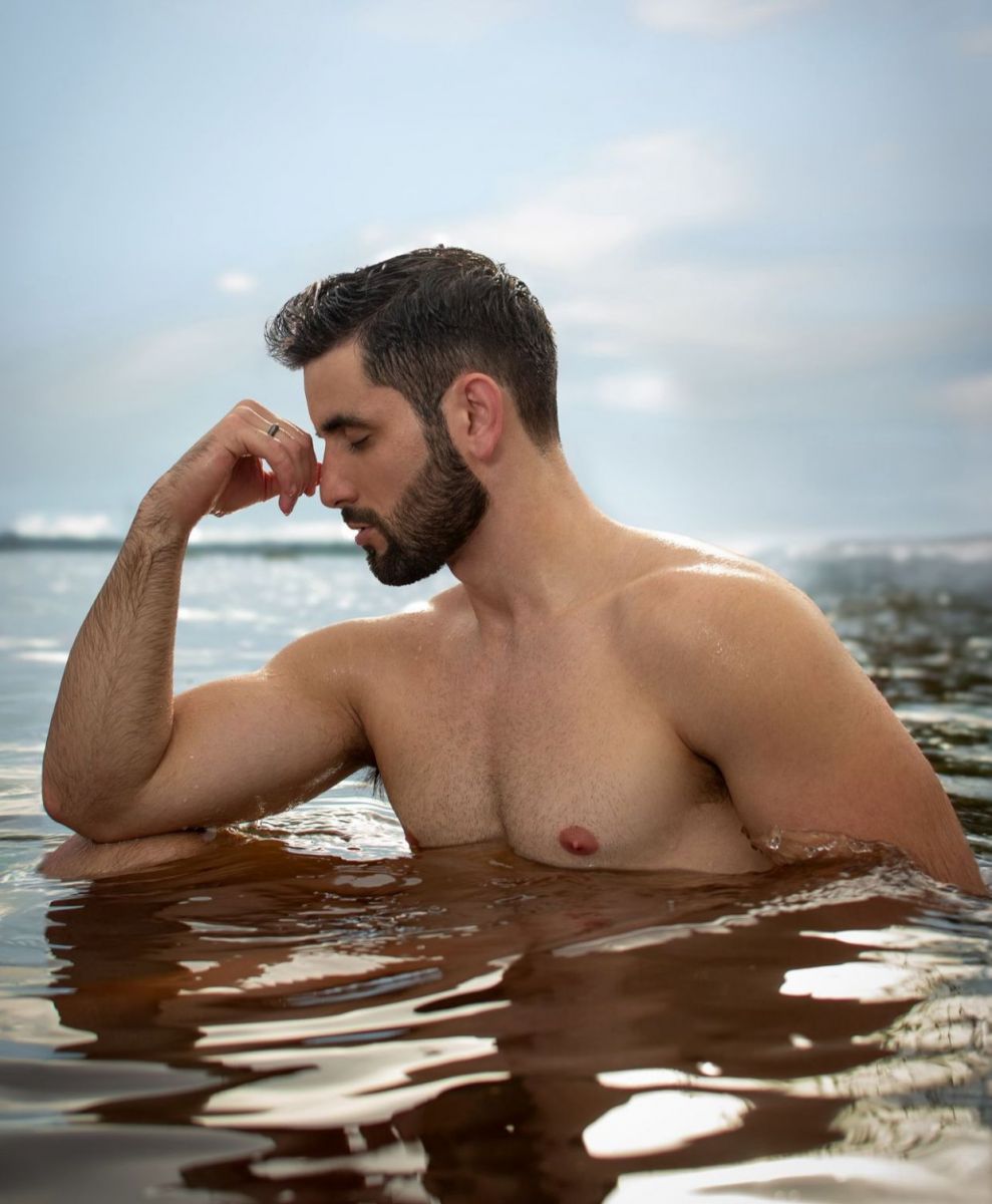 Matteus em ensaio no Rio Negro - Foto: Mauro Jorge 