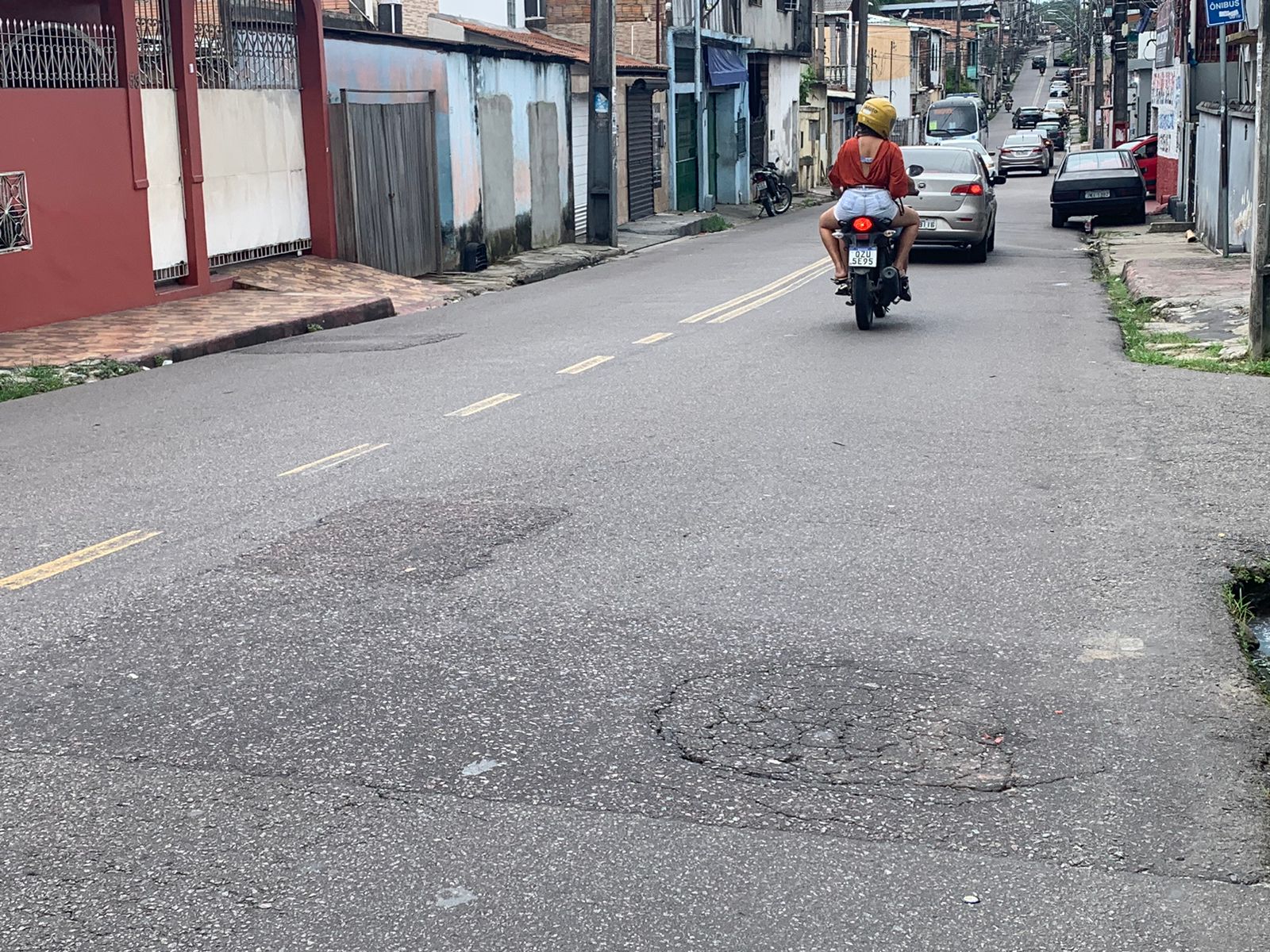 A abertura de valas durante per&iacute;odo chuvoso contribuem para acidentes no tr&acirc;nsito /Foto: Caio Guarlotte