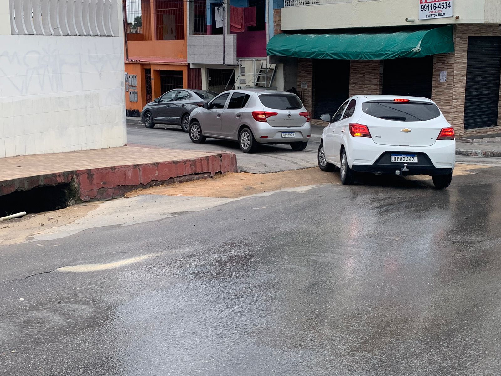 Buracos: problema que precisa ser resolvido com urg&ecirc;ncia / Foto: Caio Guarlotte