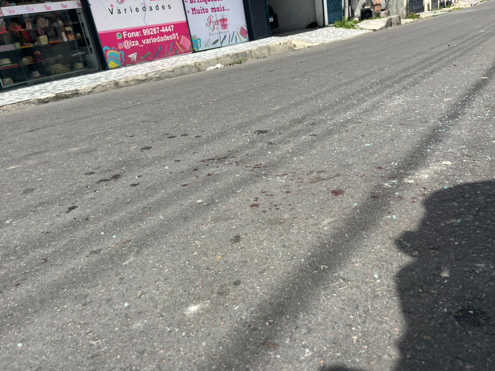 Rastro de sangue na rua - Foto: Jander Robson/Portal do Holanda