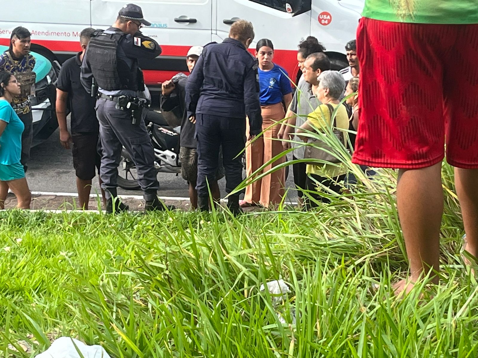 Suspeito no local onde o corpo estava - Foto: Jander Robson/Portal do Holanda