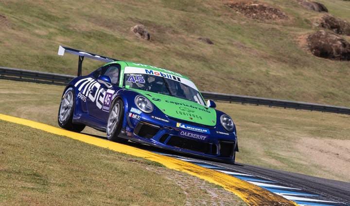 Moura sempre usa o n&uacute;mero 45 nos carros &ndash; uma homenagem ao ano de nascimento de seu av&ocirc;- Foto: Reprodu&ccedil;&atilde;o Instagram 