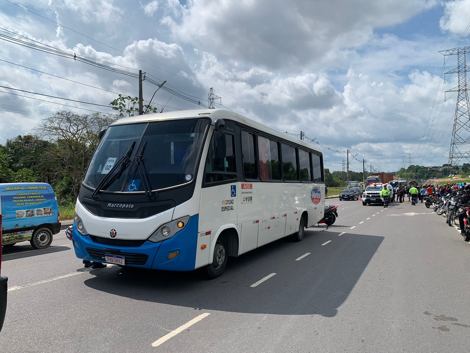 &Ocirc;nibus conduzido por Francisco Charles, motorista que acionou o SAMU - Foto: Caio Guarlotte / Portal do Holanda