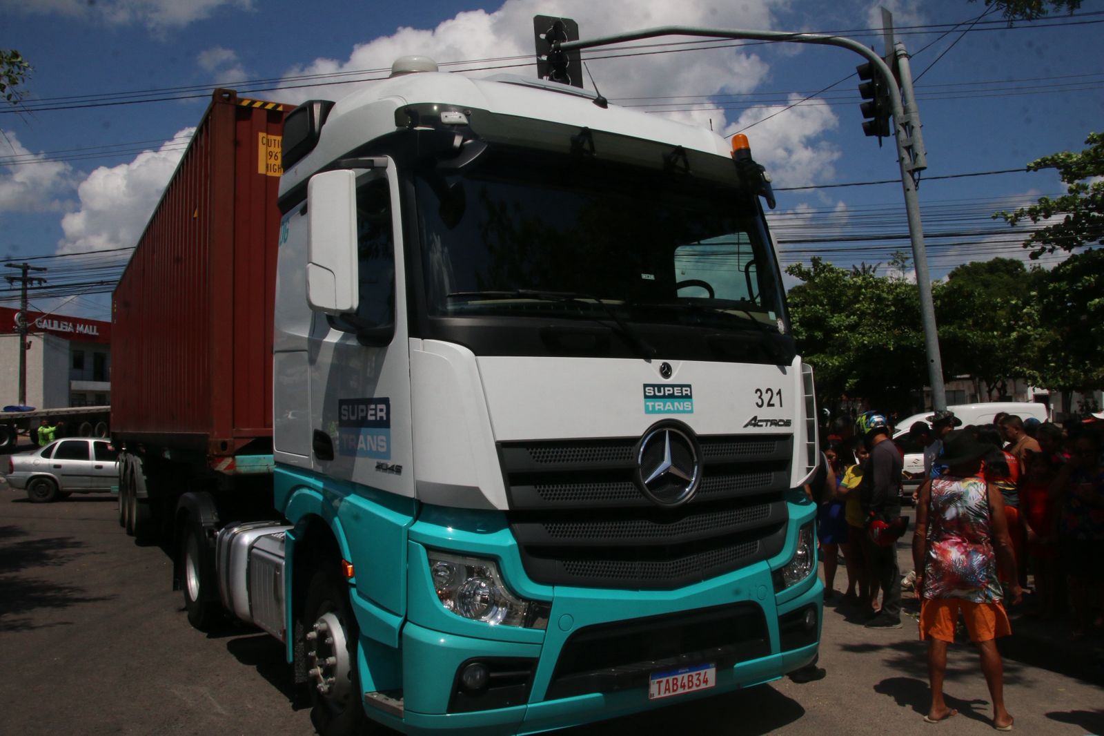 Carreta envolvida no acidente - Foto: Jander Robson/Portal do Holanda