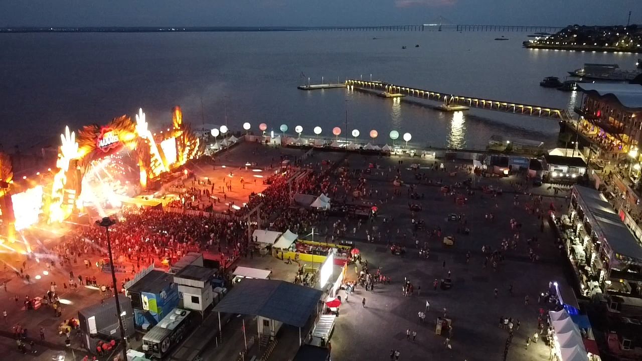 Multid&atilde;o lota o local - Foto: Jander Robson/Portal do Holanda