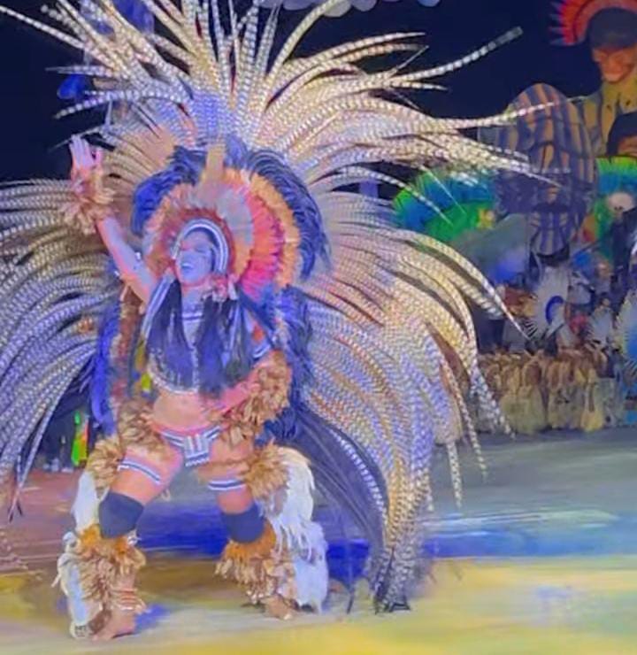 Polyanna Rodrigues, Mo&ccedil;a Nova, levou o p&uacute;blico ao del&iacute;rio durante apresenta&ccedil;&atilde;o