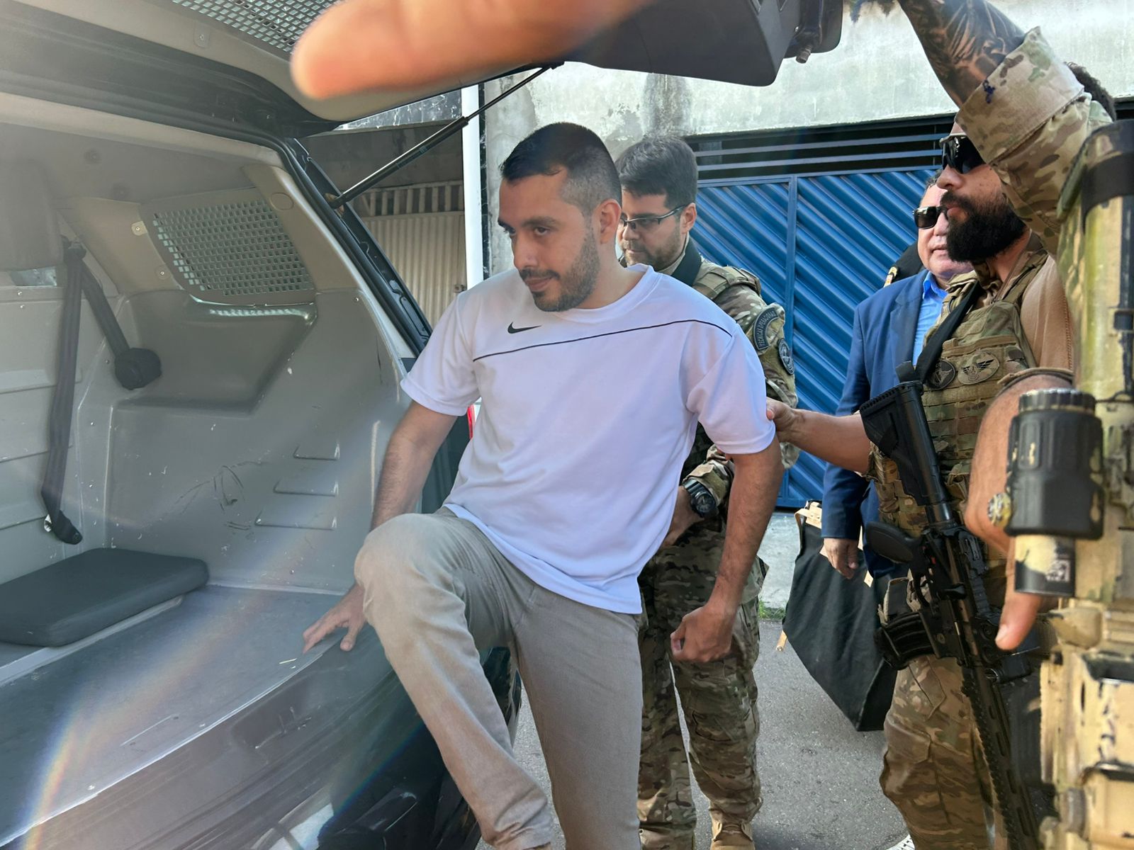 Ramyde Washington Abel sendo preso - Foto: Jander Robson/Portal do Holanda