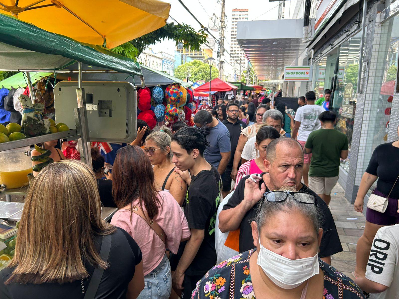 Seguran&ccedil;a foi refor&ccedil;ada para as compras de fim de ano - Foto: Jander Robson / Portal do Holanda
