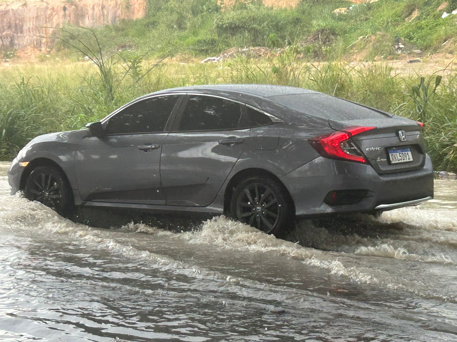 Rua alagada - Foto: Jander Robson/Portal do Holanda