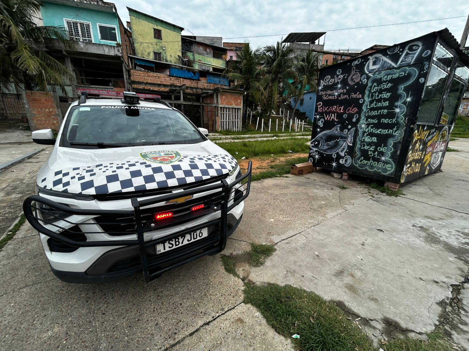 Pol&iacute;cia no local - Foto: Jander Robson/Portal do Holanda