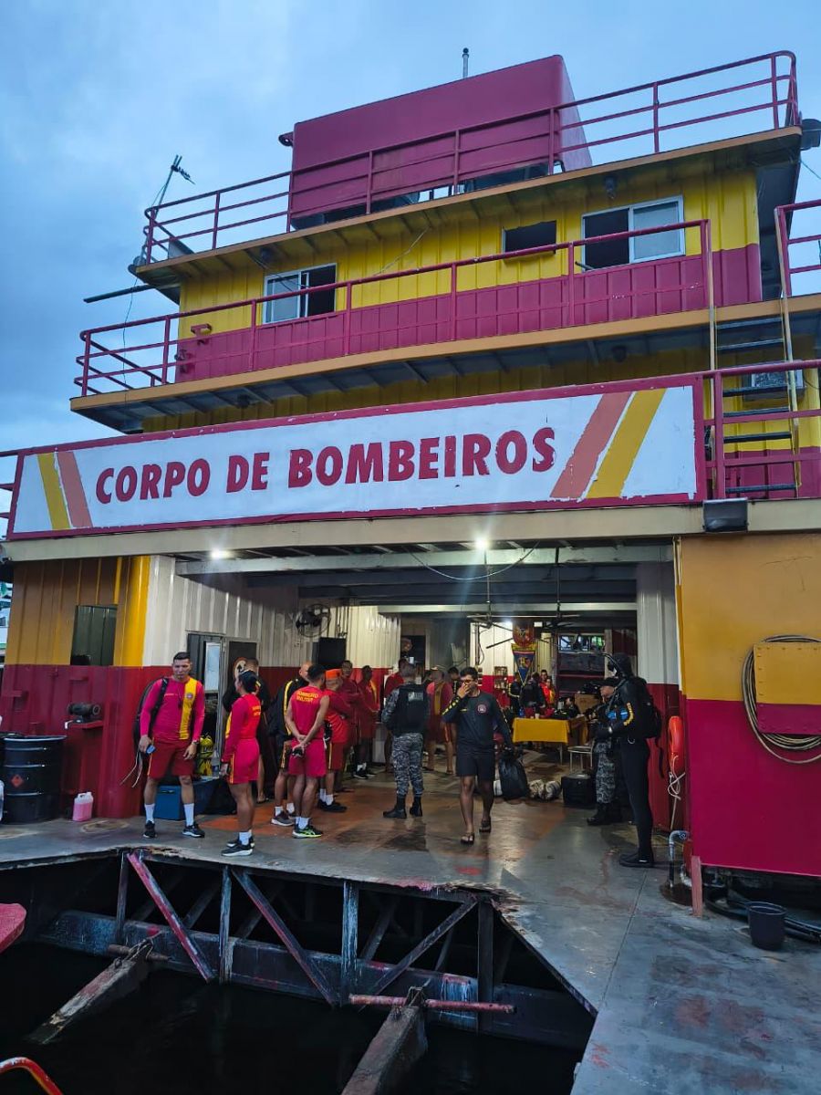 Marinha ajuda nas buscas - Foto: Jander Robson/Portal do Holanda