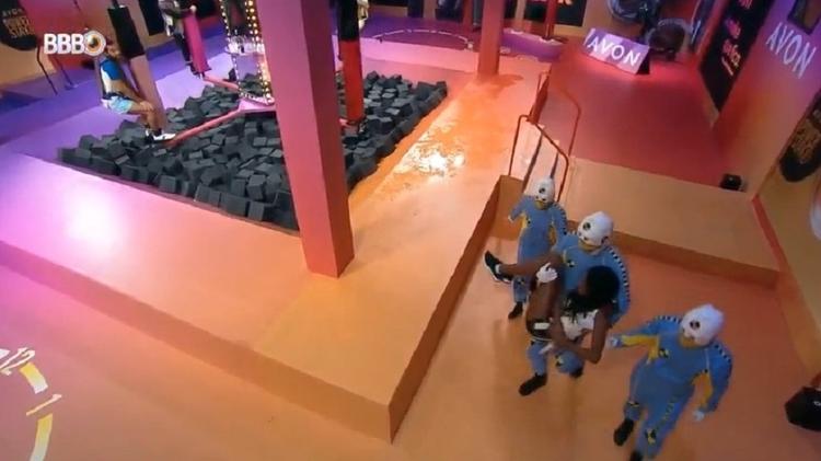 Camila passou mal - foto: Reprodu&ccedil;&atilde;o TV Globo