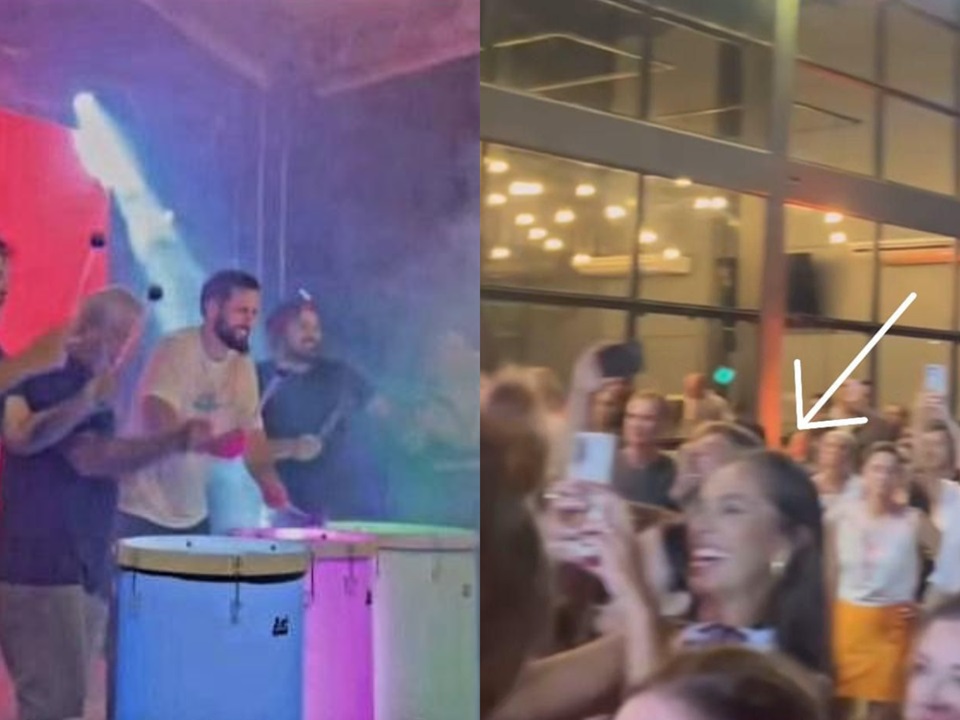 Matteus subiu ao palco e foi filmado com orgulho pela nova affair. 