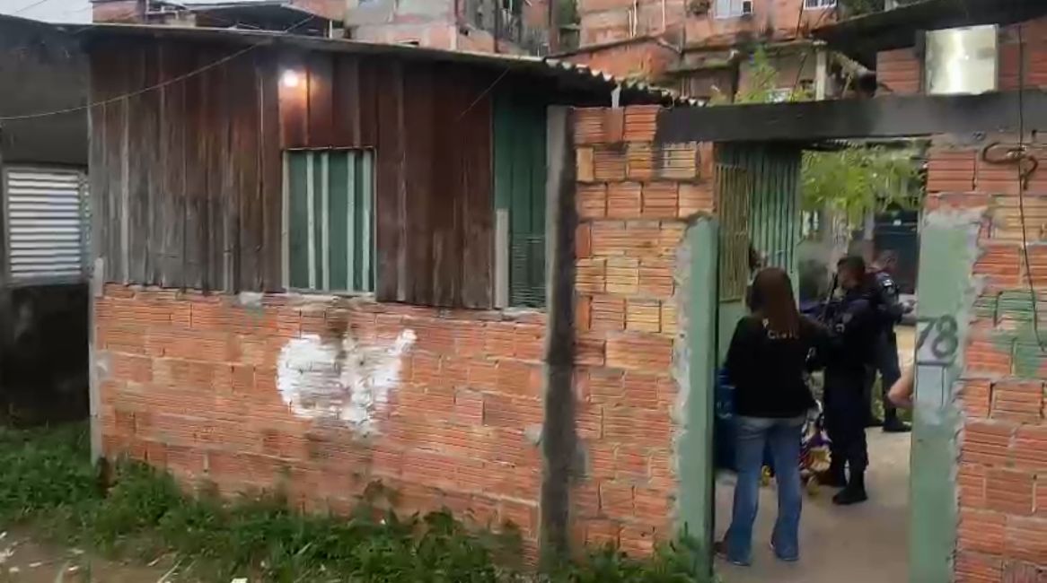 Casa onde as v&iacute;timas estavam dormindo - foto: Divulga&ccedil;&atilde;o Pautas Di&aacute;rias