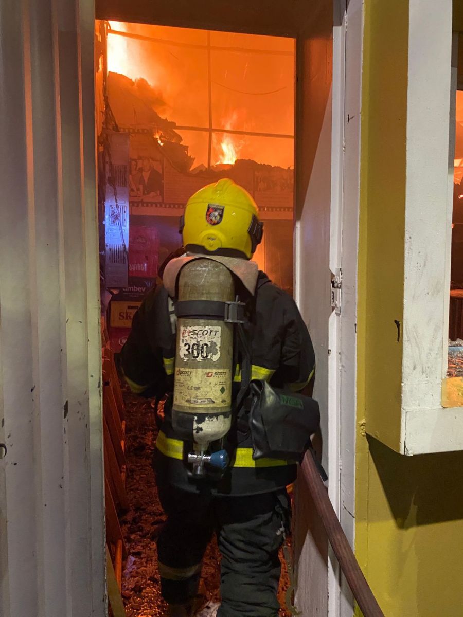 Fogo se espalhou - Foto: Divulga&ccedil;&atilde;o CBMAM