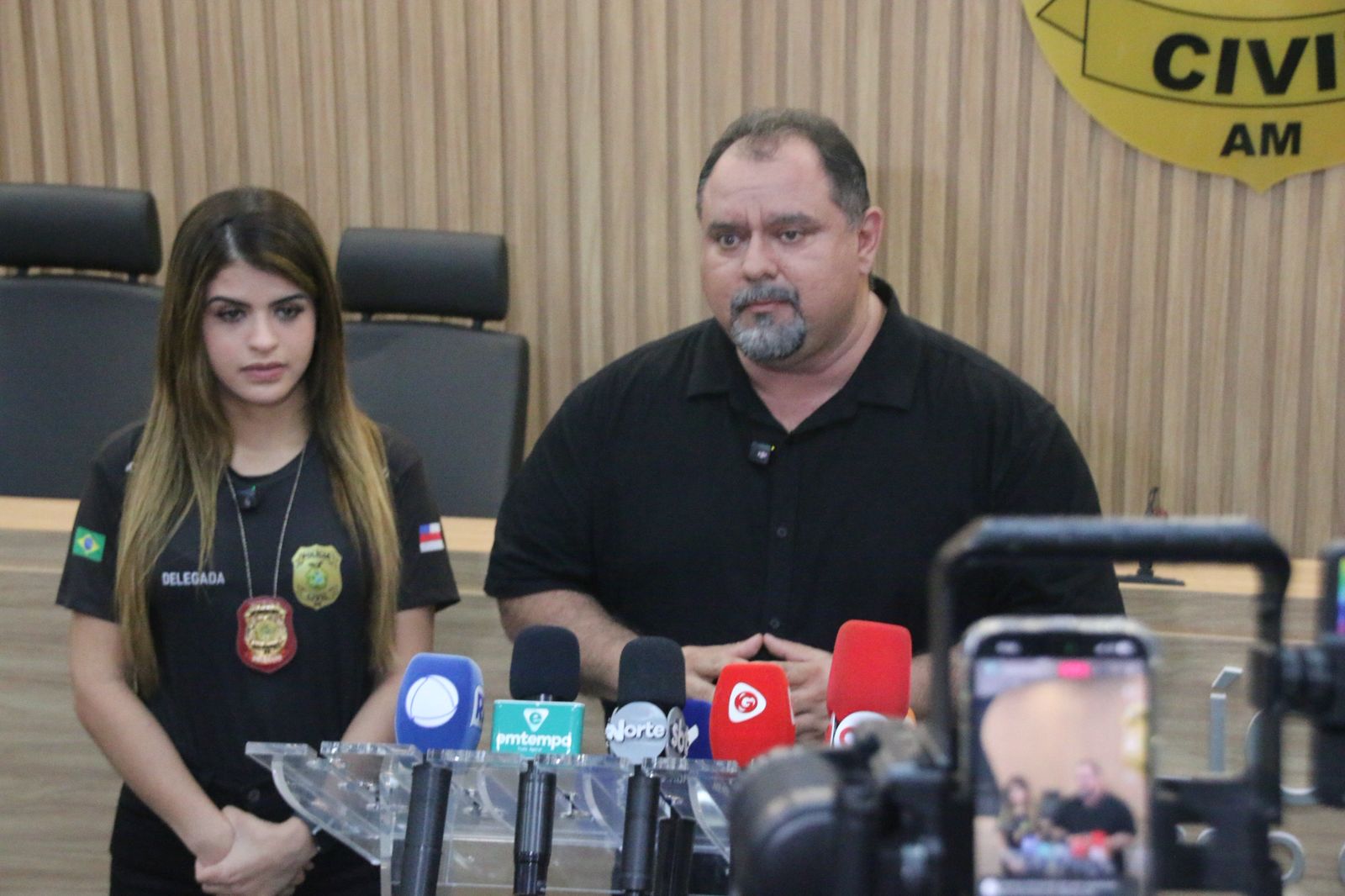 Delegada Beatriz Andrade e delegado Paulo Mavignier - Foto: Jander Robson/Portal do Holanda