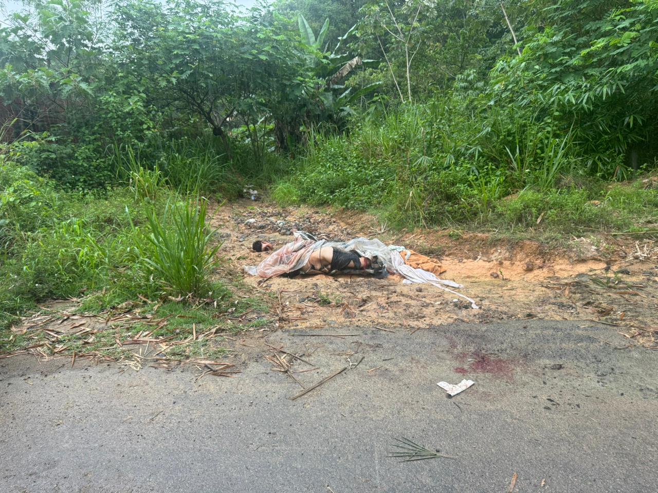 Corpo no local - Foto: Neto Silva/Portal do Holanda