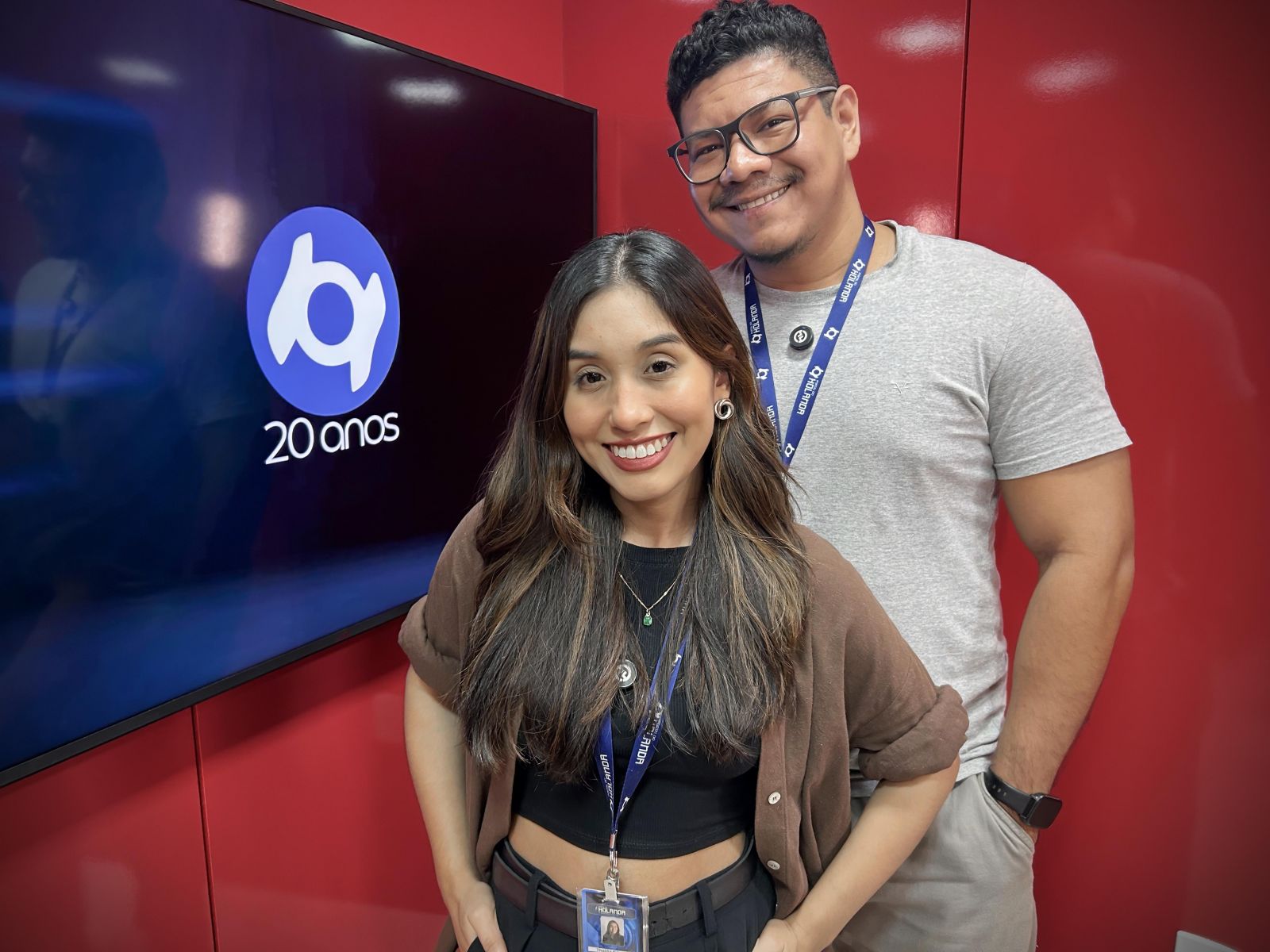 Thalita Eduarda e Paulo Rabelo apresentam direto dos est&uacute;dios do Portal do Holanda. Produ&ccedil;&atilde;o: Andr&eacute; Prot&aacute;zio e Paulo Rabelo.