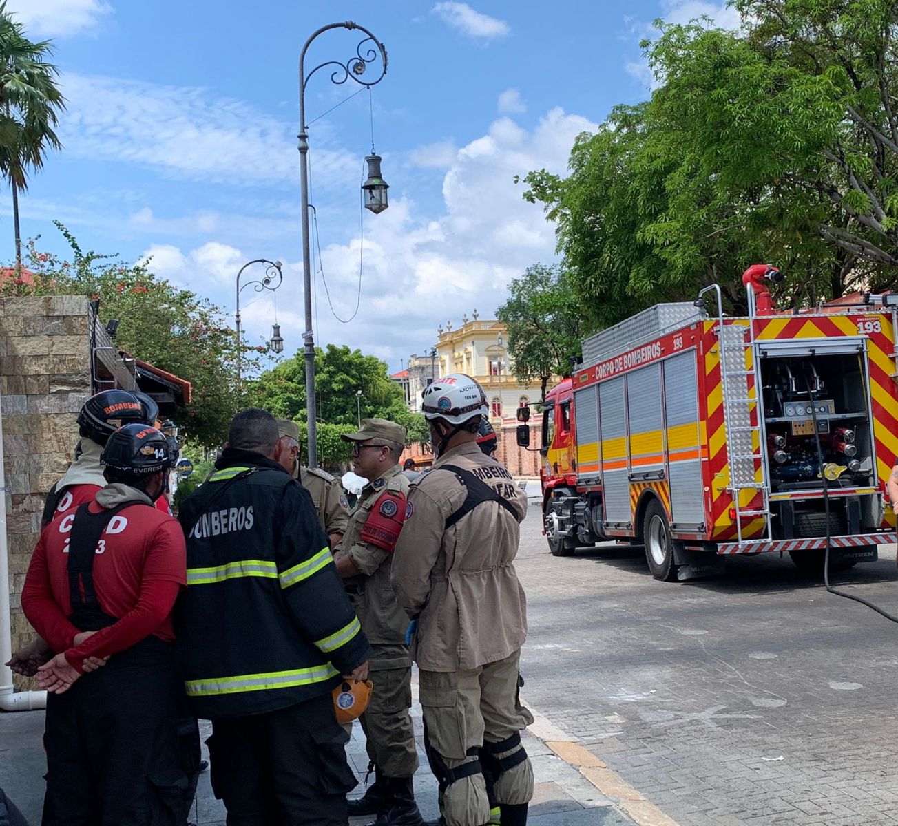 Bombeiros foram acionados - Foto: Caio Guarlotte/Portal do Holanda