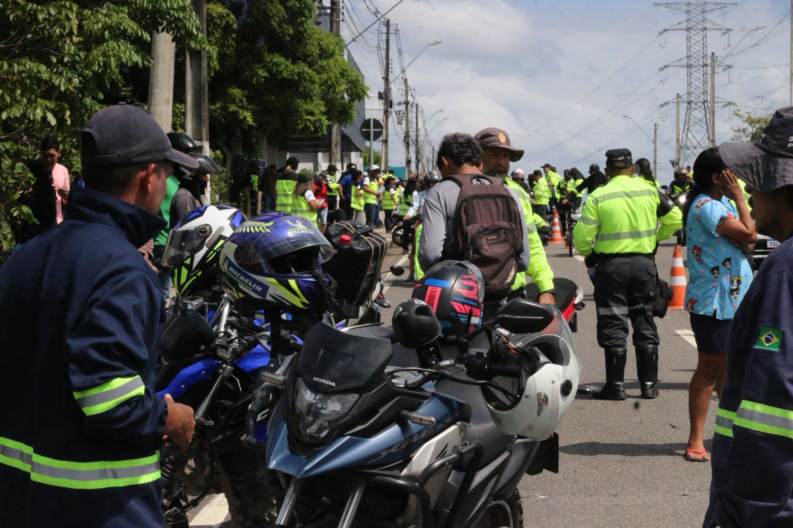 Fiscaliza&ccedil;&atilde;o na Av. das Torres - Foto: Jander Robson/Portal do Holanda
