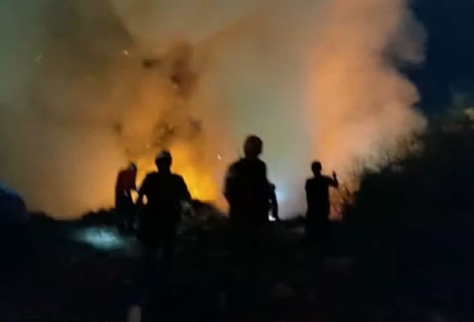 Inc&ecirc;ndio tomou propor&ccedil;&otilde;es na madrugada - Foto: Divulga&ccedil;&atilde;o