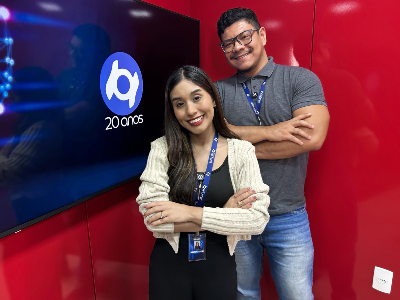 Thalita Eduarda e Paulo Rabelo comandam a apresenta&ccedil;&atilde;o diretamente dos est&uacute;dios do Portal do Holanda, com produ&ccedil;&atilde;o assinada por Andr&eacute; Prot&aacute;zio e Paulo Rabelo.