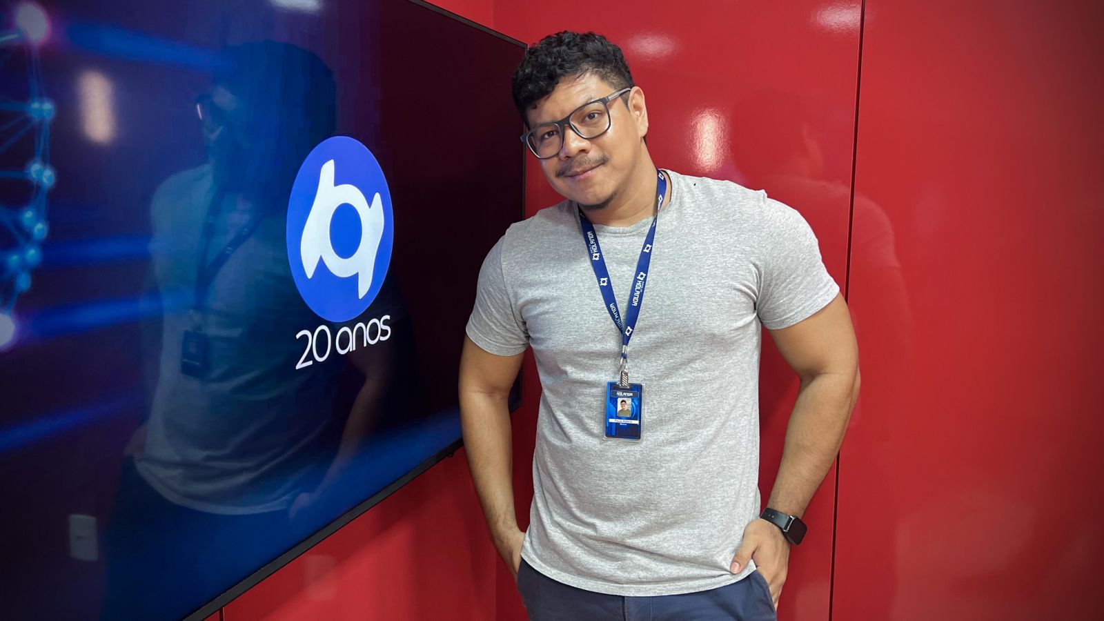 Paulo Rabelo, apresentador do Banzeiro dos Famosos, nos est&uacute;dios do Porta do Holanda. Produ&ccedil;&atilde;o: Andr&eacute; Prot&aacute;zio e Paulo Rabelo Roteiro: Glauci Alencar