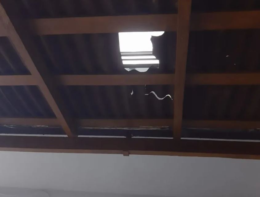 Teto quebrou - Foto: Divulga&ccedil;&atilde;o