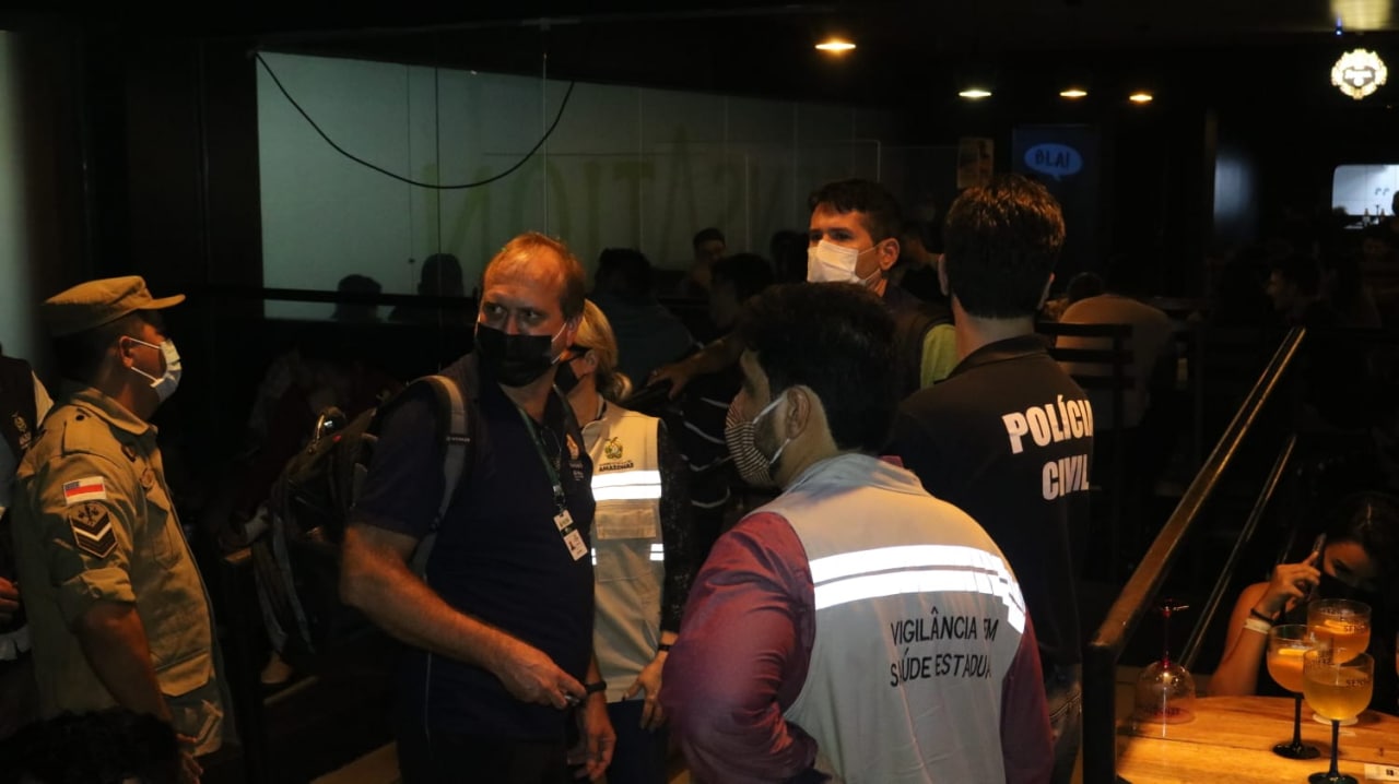 Estabelecimentos foram autuados nesta sexta e s&aacute;bado - Foto: Pelegrine Neto/SSP-AM